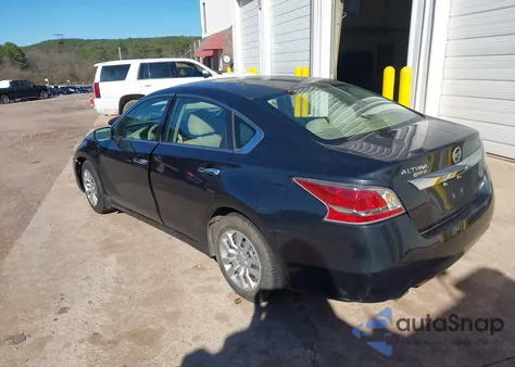 2015 Nissan Altima 2.5 S из США, поврежденный, VIN 1N4AL3AP4FC430636